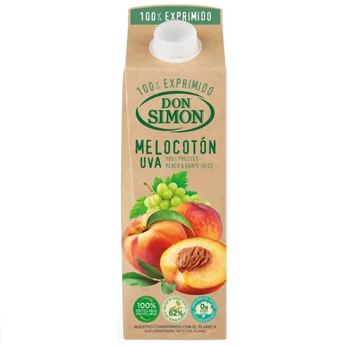 Zumo exprimido de manzana en cartón