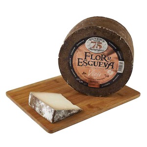 Imagen de FLOR DE ESGUEVA Formatge d'ovella sec al tall en porció