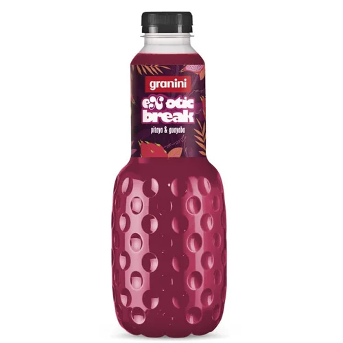 Bebida de granada y manzana en botella